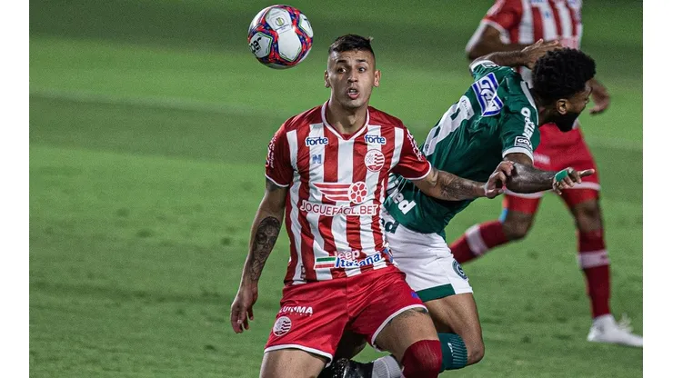 Foto: Heber Gomes/AGIF - Marciel em ação pelo Náutico