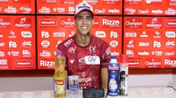 Núbia Alves / Vila Nova F.C - Rubens, atacante do Vila Nova