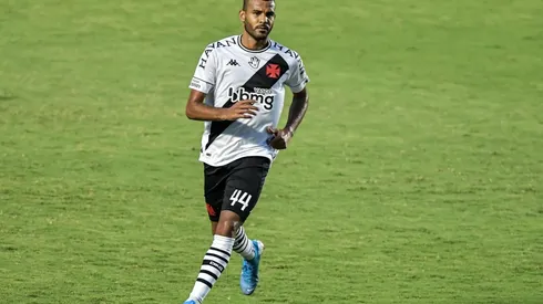 Foto: Thiago Ribeiro/AGIF - Ernando chega do Vasco para ser o novo reforço do Guarani