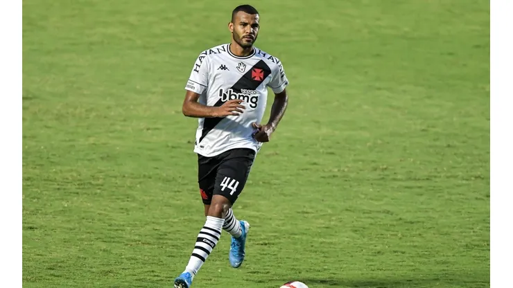 Foto: Thiago Ribeiro/AGIF - Ernando chega do Vasco para ser o novo reforço do Guarani