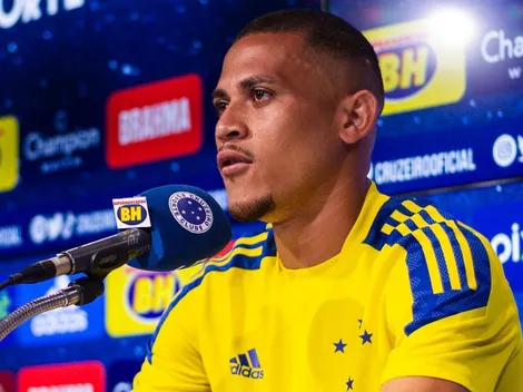 João Paulo 'bate no peito' e fala sobre história do Cruzeiro