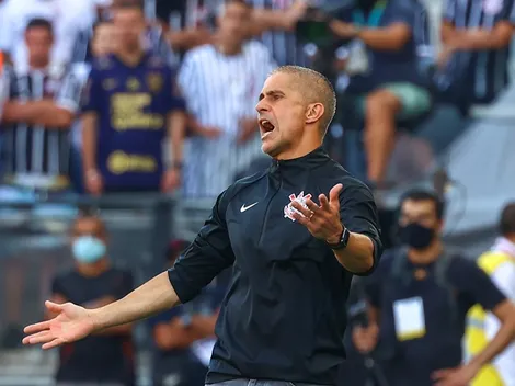 Jornalista chama Corinthians de ''time master'' e não vê equipe competitiva para 2022