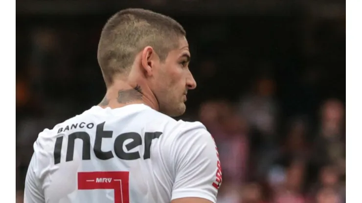Foto: Marcello Zambrana/AGIF - Alexandre Pato tem duas passagens pelo São Paulo entre 2014 e 2020