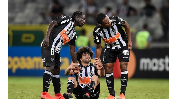 Foto: Juliana Flister/Getty Images - Elias (à dir.), ex-Atlético, é cotado para mexer com scout na equipe de Ronaldo no Cruzeiro