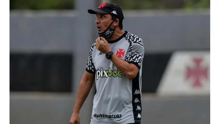 Foto: Thiago Ribeiro/AGIF - Zé Ricardo: técnico e comissão vêm acompanhando a competição de base