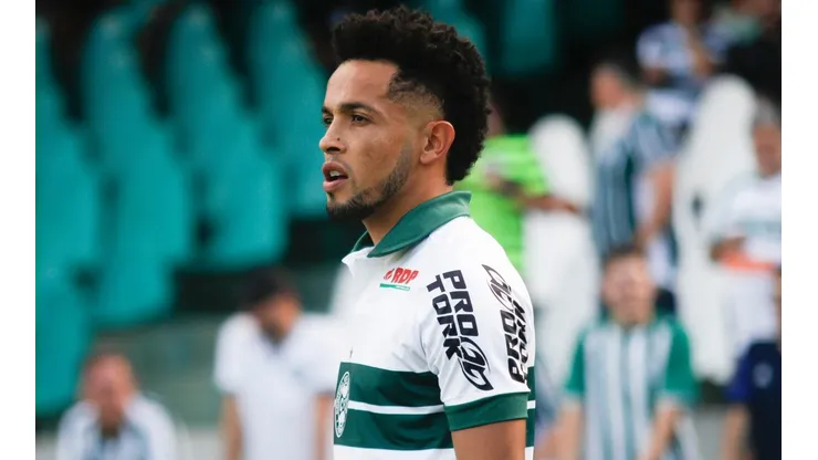 Foto: Gabriel Machado/AGIF - Rafinha puxa fila e mais um medalhão sai do Coritiba