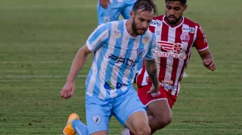 Foto: Marcos Zanutto/AGIF - Tárik, quando atuava pelo Londrina
