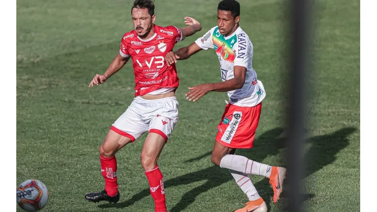 Foto: Heber Gomes/AGIF - Garcez está de saída do Brusque para o futebol europeu