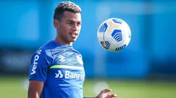 Foto: Lucas Uebel/Grêmio/Divulgação - Fernando Henrique: na mira do futebol árabe