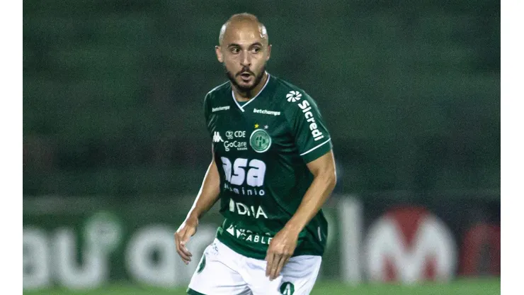 Foto: (Diogo Reis/AGIF) - Régis foi um dos principais nomes do Guarani em 2021, mas deixou o Brinco de Ouro na última semana