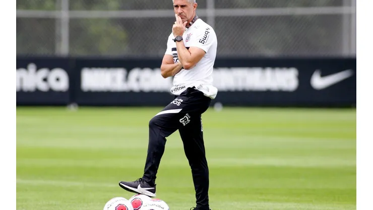 Foto: Rodrigo Coca/Ag. Corinthians | Sylvinho aprova chegada de defensor