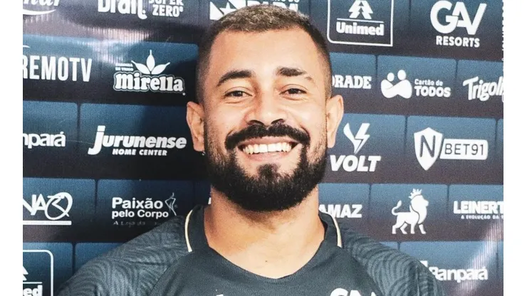 Foto: (Twitter Oficial Remo/@ClubeDoRemo/Samara Miranda/Remo/Divulgação) - O zagueiro Daniel Felipe foi apresentado pelo Remo nesta quarta (12)