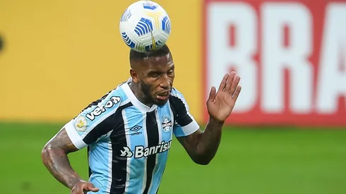 Pedro H. Tesch/AGIF/ Juventude encaminha detalhes de negociação com defensor experiente que jogou em time Série A do Brasileirão