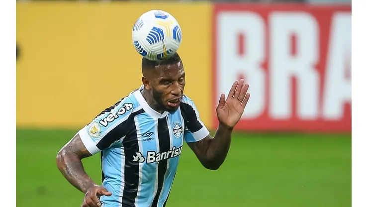 Pedro H. Tesch/AGIF/ Juventude encaminha detalhes de negociação com defensor experiente que jogou em time Série A do Brasileirão