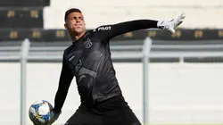 Ivan tem 100% dos direitos vinculados à Ponte Preta (Foto: Rebeca Reis/AGIF)