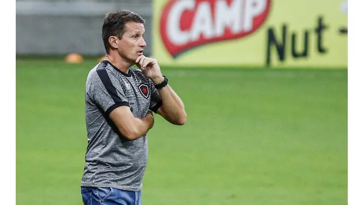 Foto: Paulo Paiva/AGIF - Gerson Gusmão, treinador do Botafogo-PB