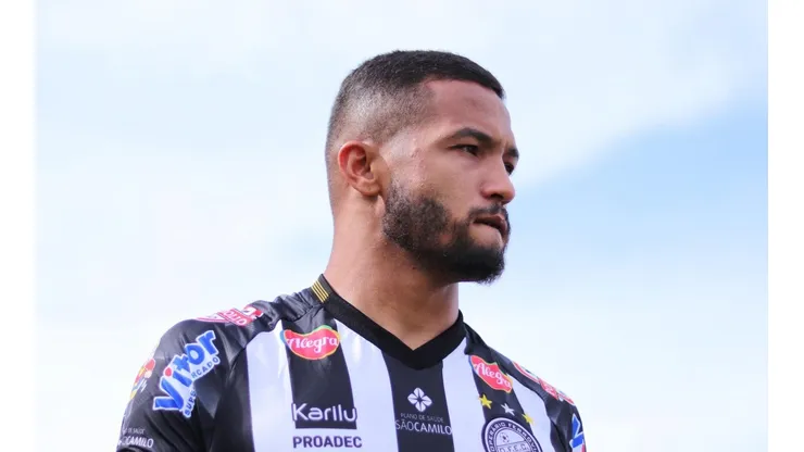 Foto: Joao Vitor Rezende Borba/AGIF - Felipe Garcia garante que a concorrência no ataque será positiva ao Operário
