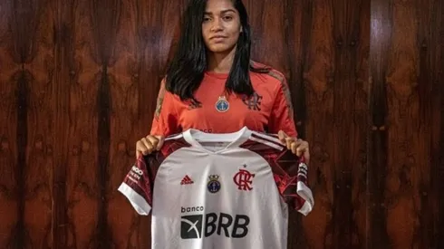 Ex-Vasco é anunciada como sétima contratação do futebol feminino do Flamengo: