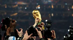Clive Rose/Getty Images - Quem ficará com a tão sonhada Copa do Mundo?