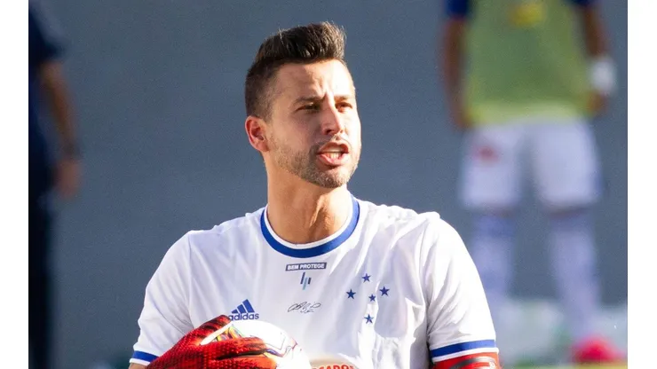 - Fábio deixou o Cruzeiro recentemente