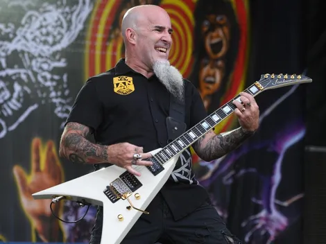 Guitarra em uma mão, fichas de poker e baralho na outra! Os roqueiros apaixonados pelo esporte da mente