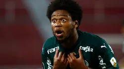 Foto: Marcos Brindicci - Pool/Getty Images - Luiz Adriano está buscando novo clube e Palmeiras pode transferir atacante ao Cerro Porteño