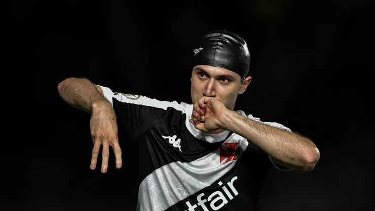 Lucas Piton, do Vasco, pode pintar na Europa. Foto: Thiago Ribeiro/AGIF