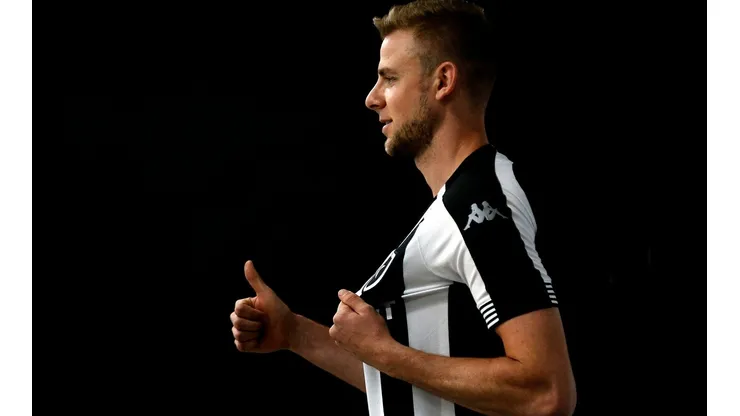Botafogo mudará de material esportivo em 2022; Kappa estava no clube até 2021