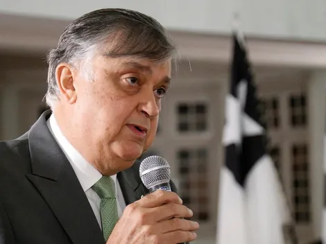 Durcesio se manifesta pela 1ª vez após chegada de Textor no Brasil