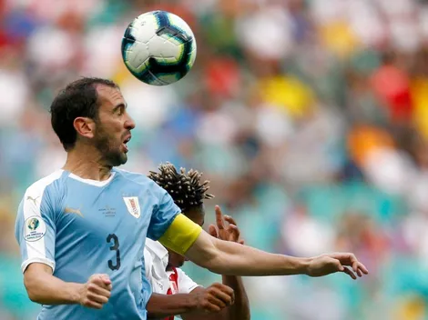 Atlético-MG supera concorrência e fecha contratação de Diego Godín por dois anos, diz jornal