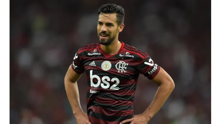 Pablo Marí pode retornar ao Flamengo em janeiro (Foto: Thiago Ribeiro/AGIF)