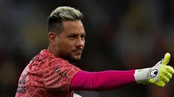 - Diego Alves tem contrato com o Fla até dezembro de 2022