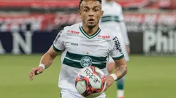 Foto: Robson Mafra/AGIF - Rafinha lamentou sua saída do Coritiba