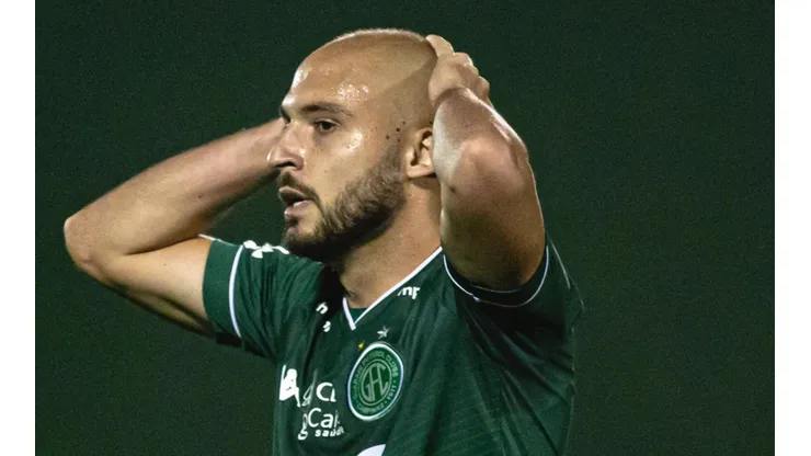 Foto: (Diogo Reis/AGIF) - Guarani negociou uma renovação com Régis até os momentos finais, mas o meia acabou acertando com o Coritiba