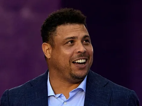 Torcedores do Cruzeiro protestam contra Ronaldo após saída de Fábio