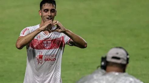 Foto: Celio Junior/AGIF - Marthã renovou contrato com o CRB para a próxima temporada