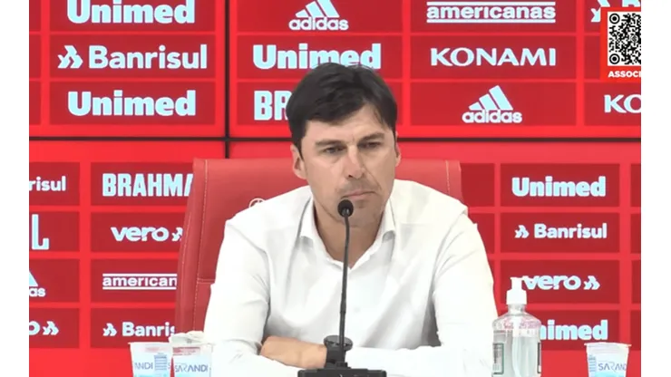 Foto: Reprodução/Canal Oficial do Inter no Youtube - Cacique Medina: novo técnico do Internacional foi apresentado oficialmente