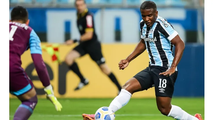 Foto: Pedro H. Tesch/AGIF - Elias Manoel: atacante deve ser titular do Grêmio no início do Gauchão