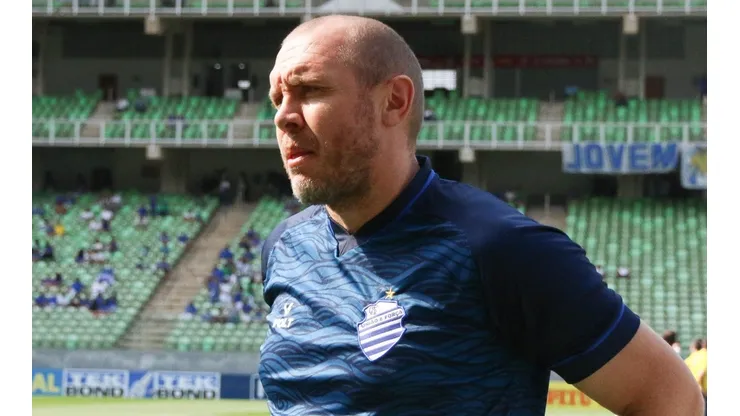 Foto: Fernando Moreno/AGIF - Mozart, treinador do CSA