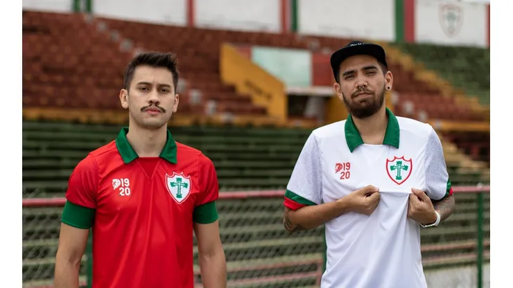 Portuguesa anunciou novas camisa para 2022 (Foto: twitter oficial da Portuguesa)