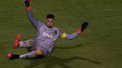 Ivan, goleiro da Ponte Preta (Foto: Rebeca Reis/AGIF)