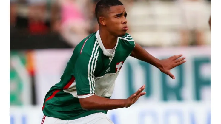 Gabriel Jesus com a camisa do Palmeiras na Copinha (Foto: site oficial do Palmeiras)