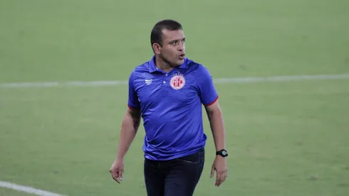 Foto: Guilherme Drovas/AGIF - Renatinho Potiguar, treinador do América-RN