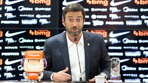 Foto: Rodrigo Coca/Ag. Corinthians | Duílio é avisado sobre cláusula imposta pelo Atlético-MG para vender zagueiro