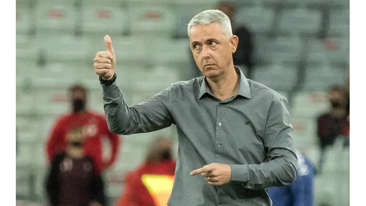 Foto: Robson Mafra/AGIF - Tiago Nunes: técnico aprova chegada de defensor ao Ceará