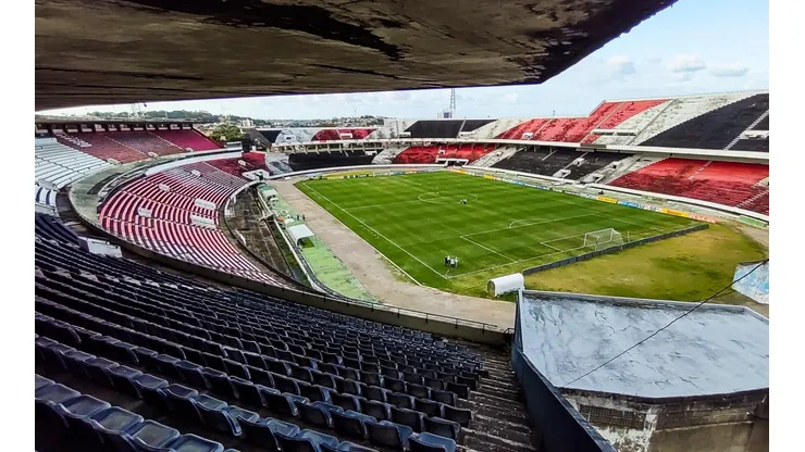 Foto: (Rafael Vieira/AGIF) - O estádio do Santa Cruz foi a leilão por conta de uma dívida trabalhista