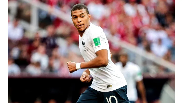 Mbappé está entre PSG e Real Madrid na próxima temporada (Foto: Ale Cabral/AGIF)