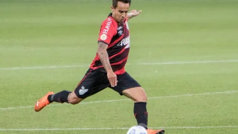 Robson Mafra/AGIF - Jadson, em jogo do Brasileirão