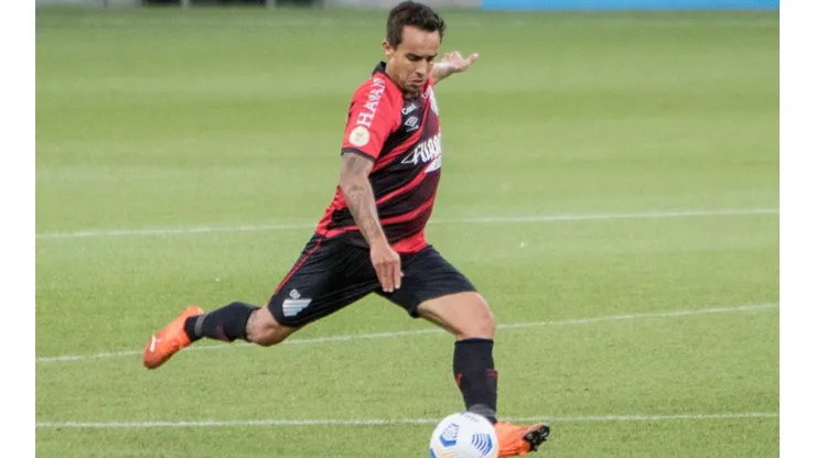 Robson Mafra/AGIF - Jadson, em jogo do Brasileirão