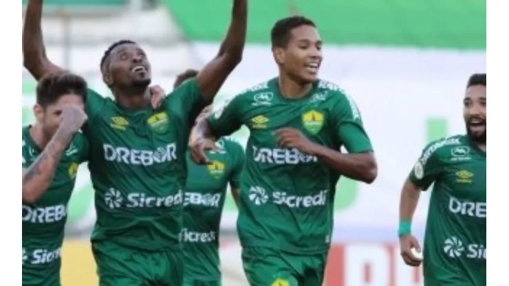 Cuiabá conseguiu permanência na Série A em 2022 (Foto: AssCom Dourado)